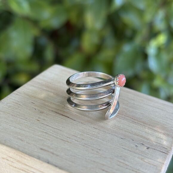 Vintage Modernist Spiral Sterling Silver Ring with Red Stone Size 5 - Picture 2 of 7